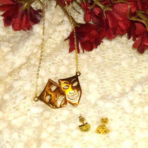 Smile now, cry later earrings and necklace set. St Steal. Made in China. - Picture 1 of 4